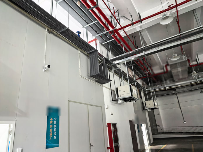 半導(dǎo)體生產(chǎn)車間整體控溫降溫，應(yīng)用工業(yè)蒸發(fā)冷省電空調(diào)臥式射流機(jī)